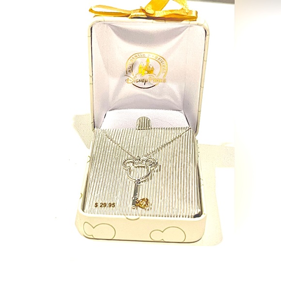 🔥Original DISNEY Necklace. Length 10” plus 2” extender. New With Tags ⭐️ - Picture 2 of 6